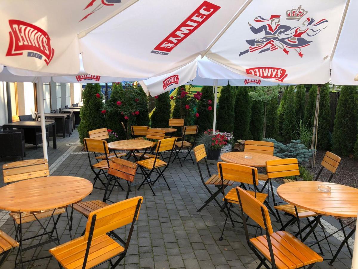 Hotel Dabrowski Oswiecim Bagian luar foto
