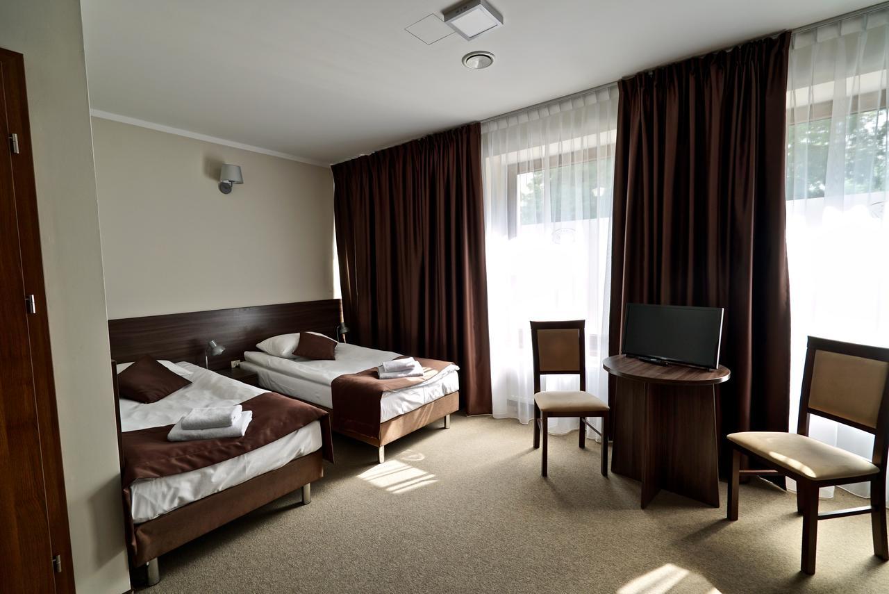 Hotel Dabrowski Oswiecim Bagian luar foto